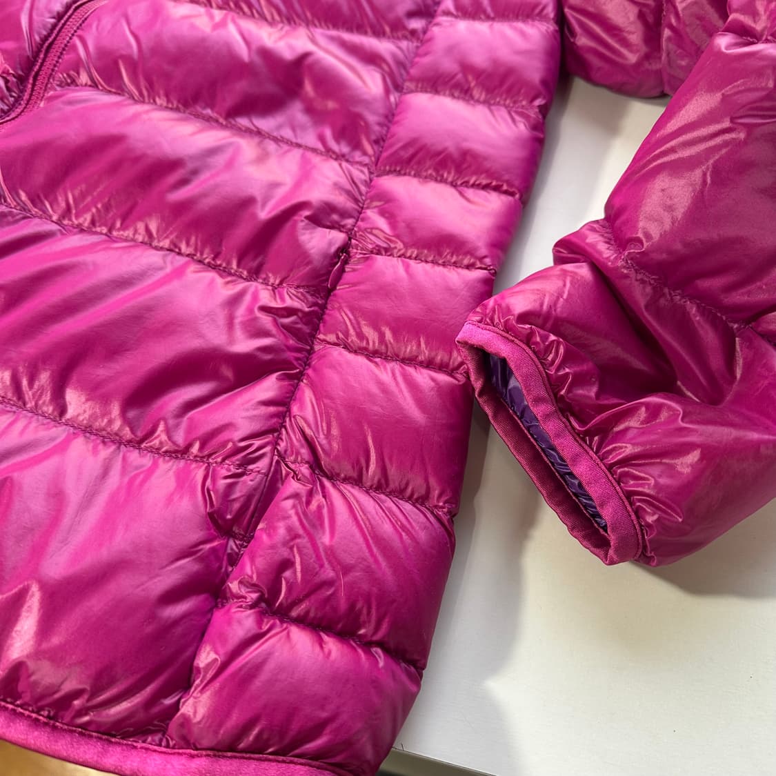 우먼L-XL 유니클로 딥핑크 웜후드 경량패딩 상품이미지3