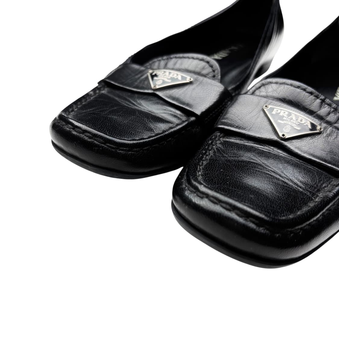 프라다 37.5 삼각 로고 플랫 로퍼 . 초콜릿 상품이미지3