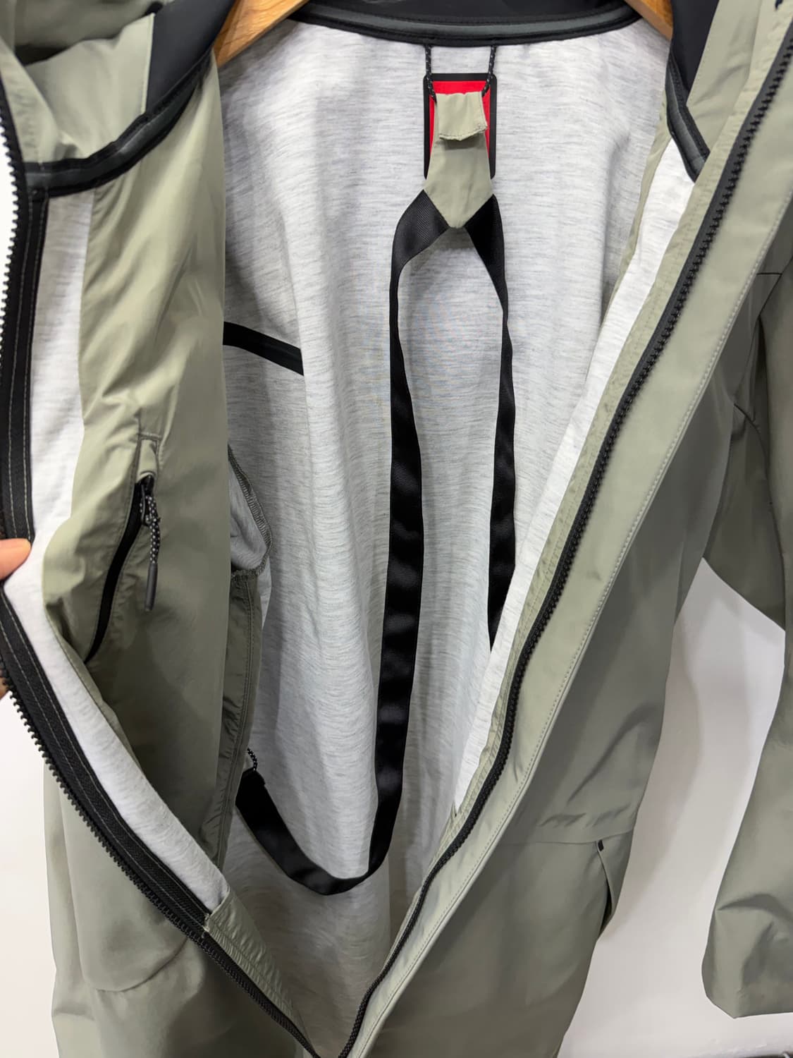 정품) 나이키 테크팩 후드 바람막이 L 상품이미지4