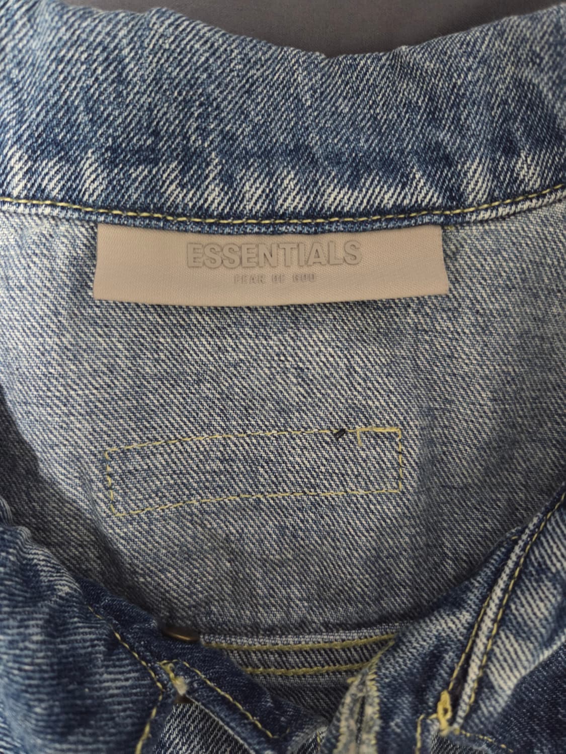 에센셜 트러커 자켓 인디고 22fw 판매합니다. 상품이미지4