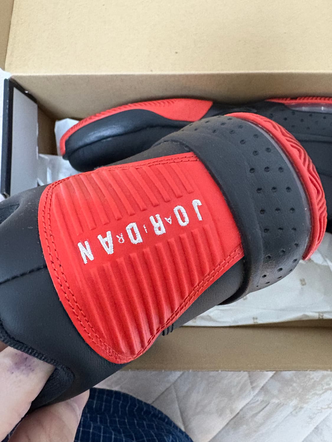 나이키 조던 맥스 아우라2 칠리 레드 상품이미지3