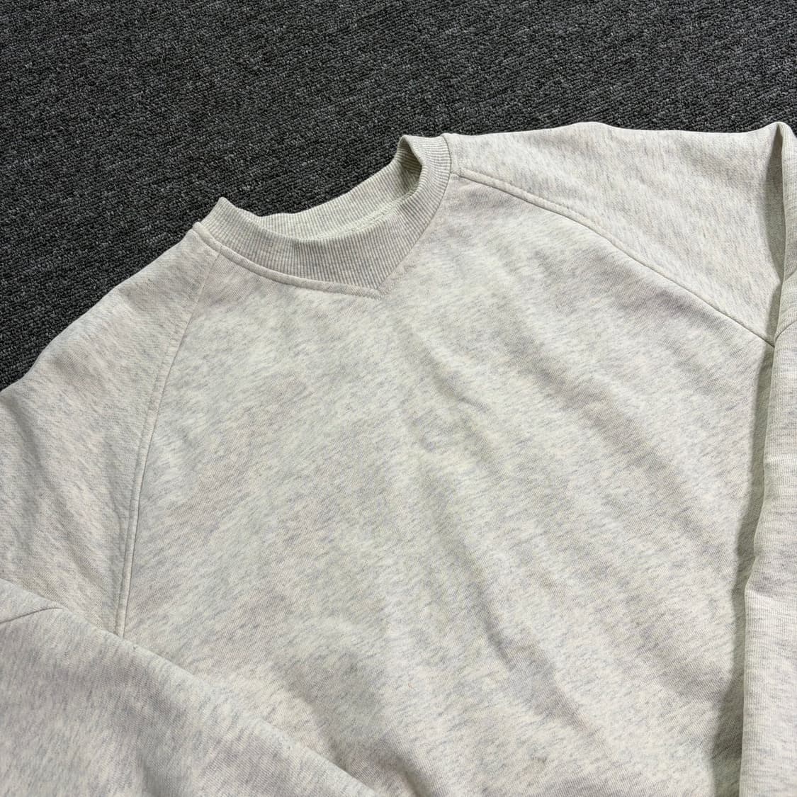 아틀리에 나인 오트밀 맨투맨 상품이미지3