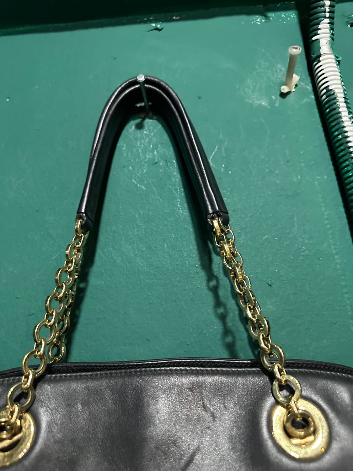 페레가모 가죽 체인 숄더백 상품이미지6