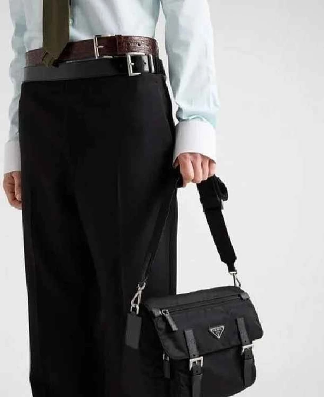 프라다 리나일론 레더 스트랩 삼각로고 플랩 메신저 백 상품이미지1