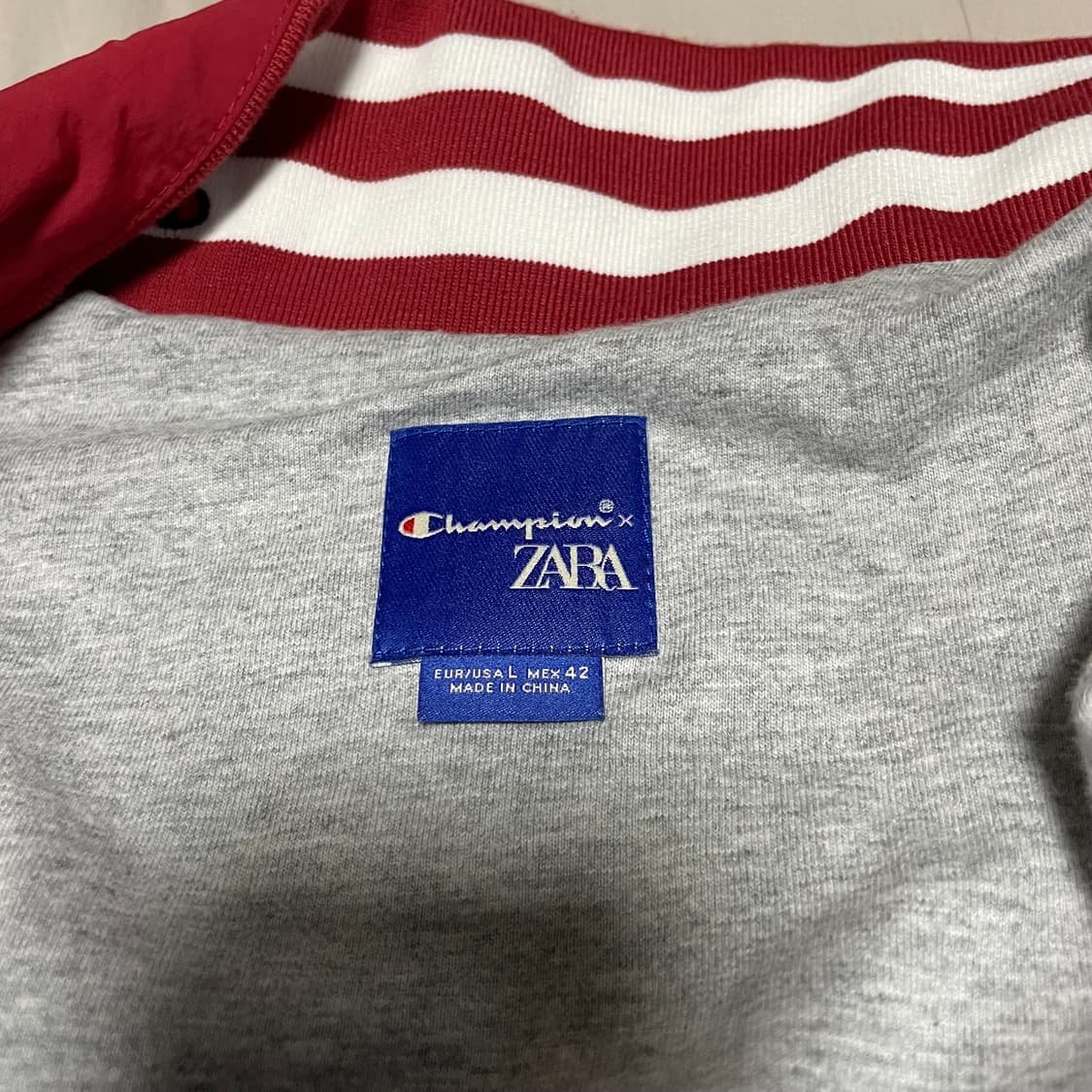 자라 x 챔피온 테크니컬 패치 자켓 레드 상품이미지2