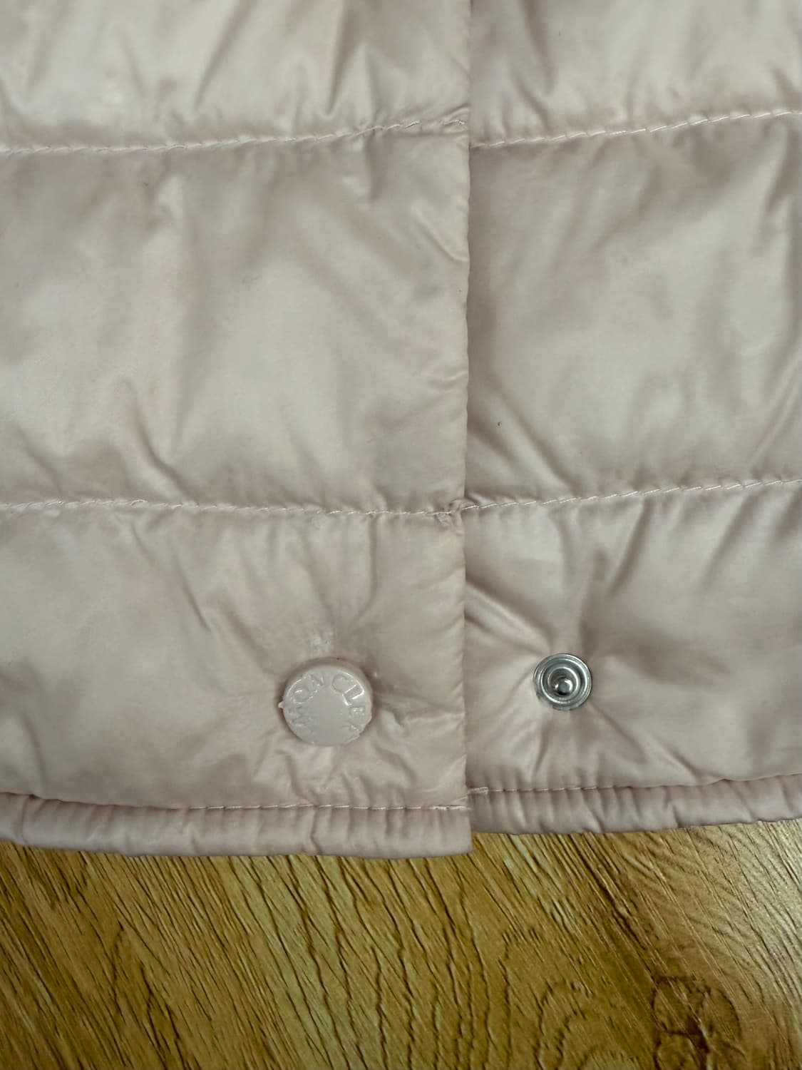 [2] 몽클레어 여성 경량패딩 조끼 라이트핑크 상품이미지7