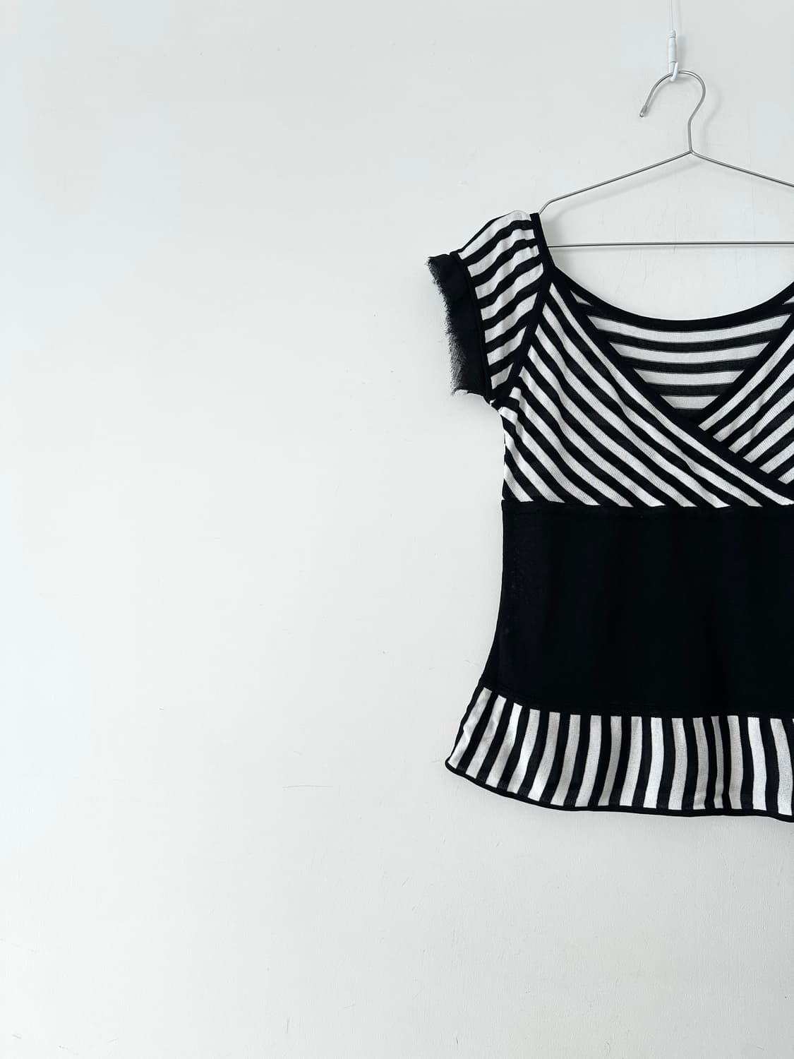Fly shoulder stripe top 상품이미지2