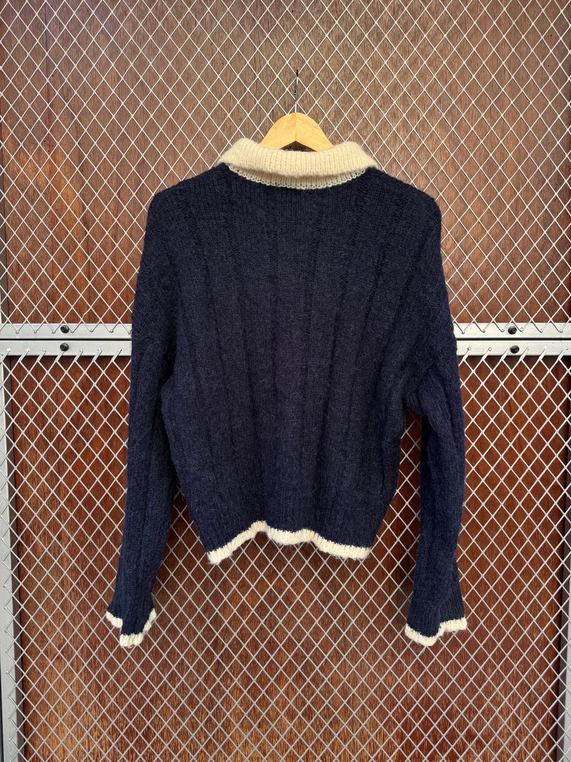 그로브 GROVE 차청원 소프트 알파카 헤어리 배색 네이비 카라니트 F 상품이미지6