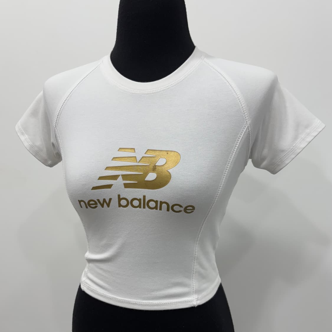 New Balance 크롭 반팔티 상품이미지6