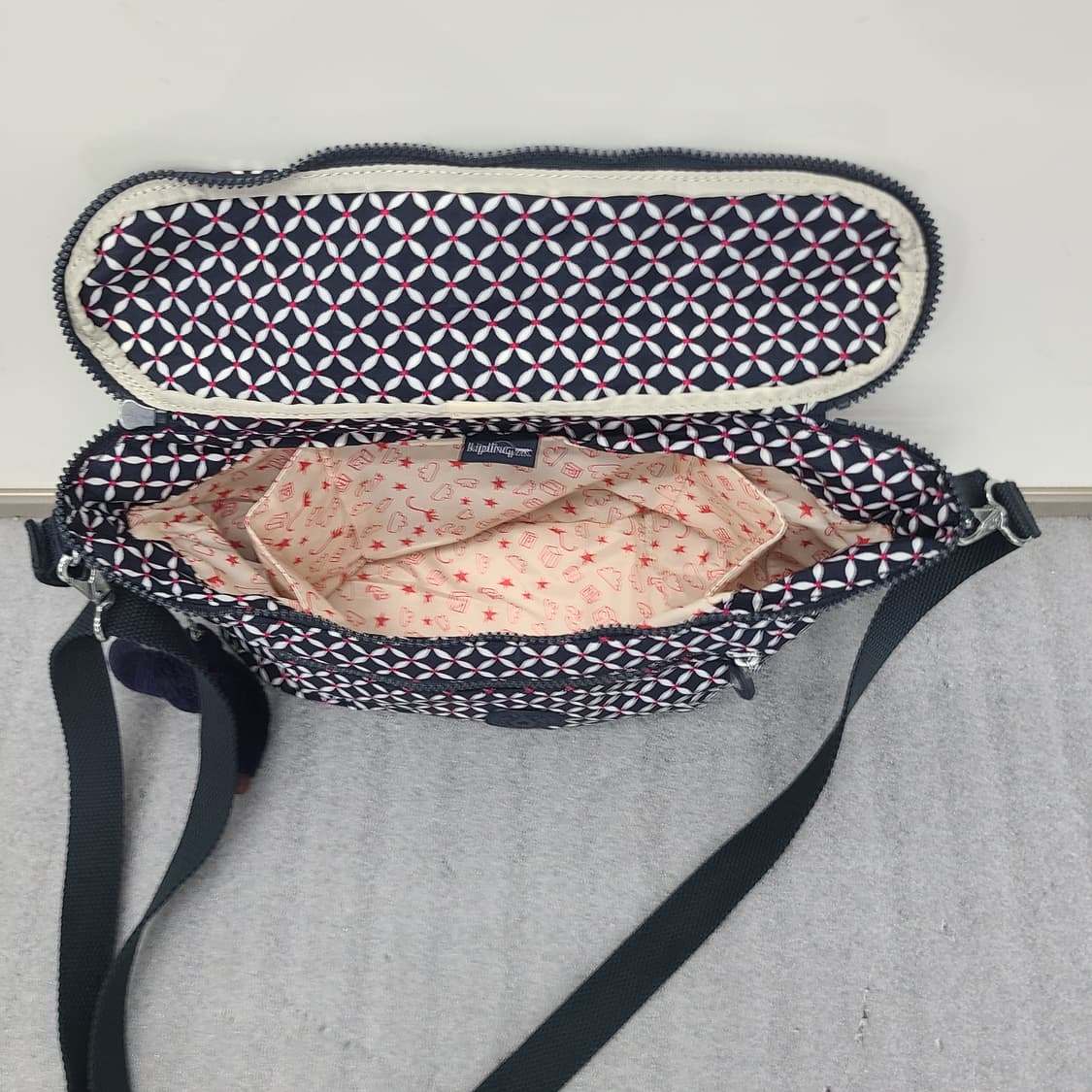 상태 아주좋은 신형 키플링 크로스백 37x23x11cm 상품이미지8