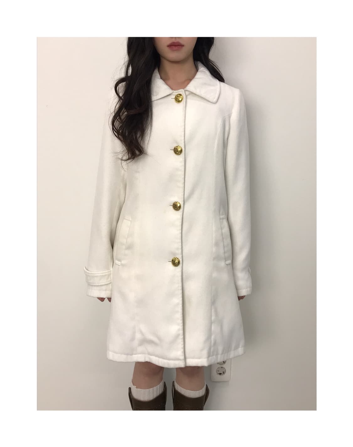 LIZ LISA Ivory Gold Button Embossed Coat 상품이미지1