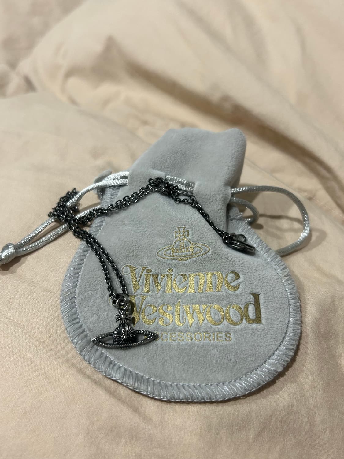 비비안웨스트 우드 목걸이 -건메탈 상품이미지1