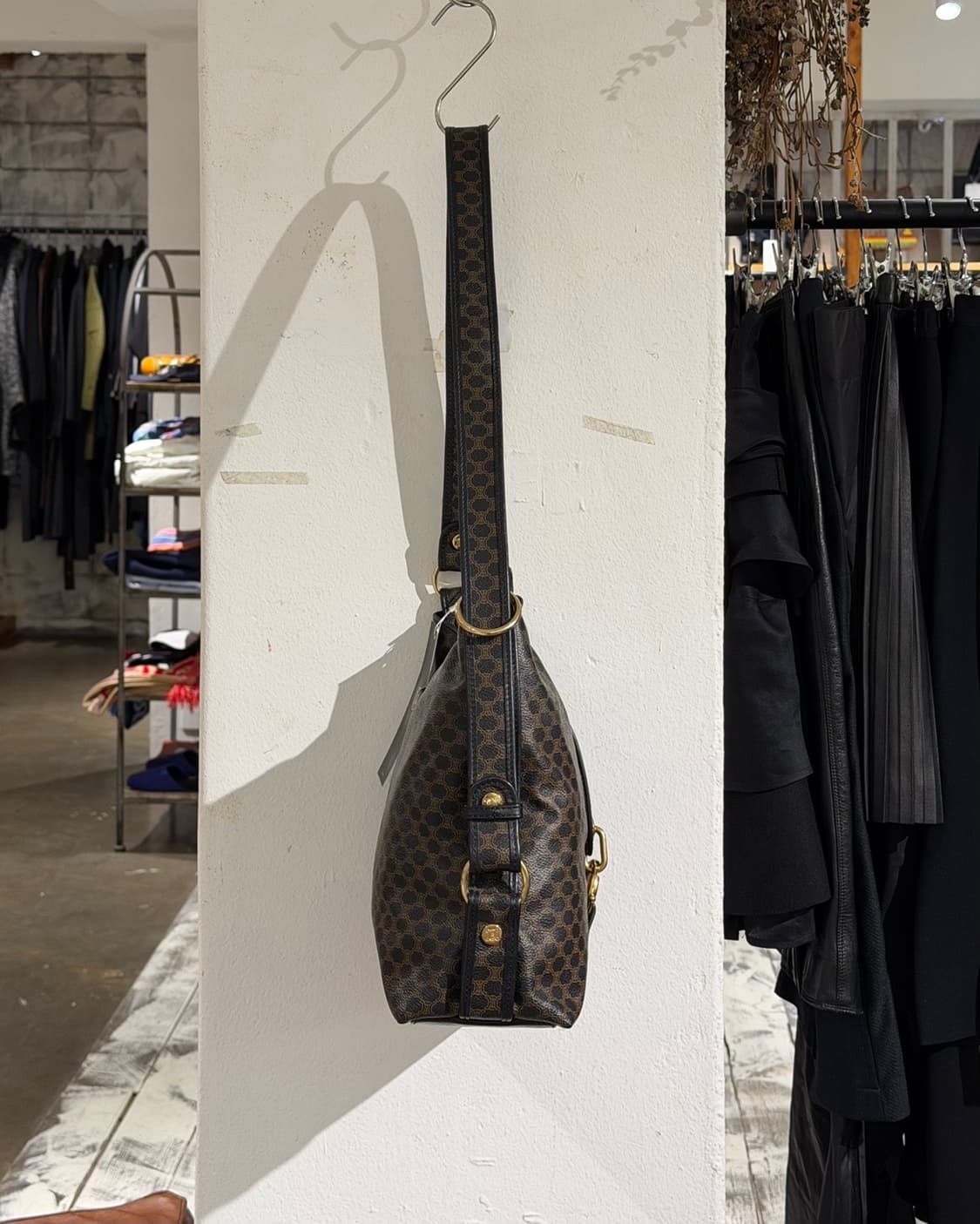 셀린느 브라운 마카담 숄더백 상품이미지3