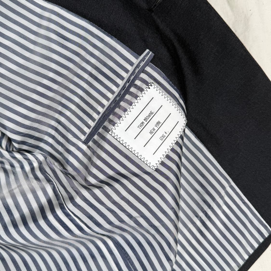 톰브라운 정장 블레이저 수트 자켓 상품이미지3