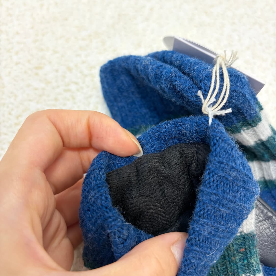 비비안웨스트우드 배색 니트 커프스 양가죽 장갑 상품이미지6