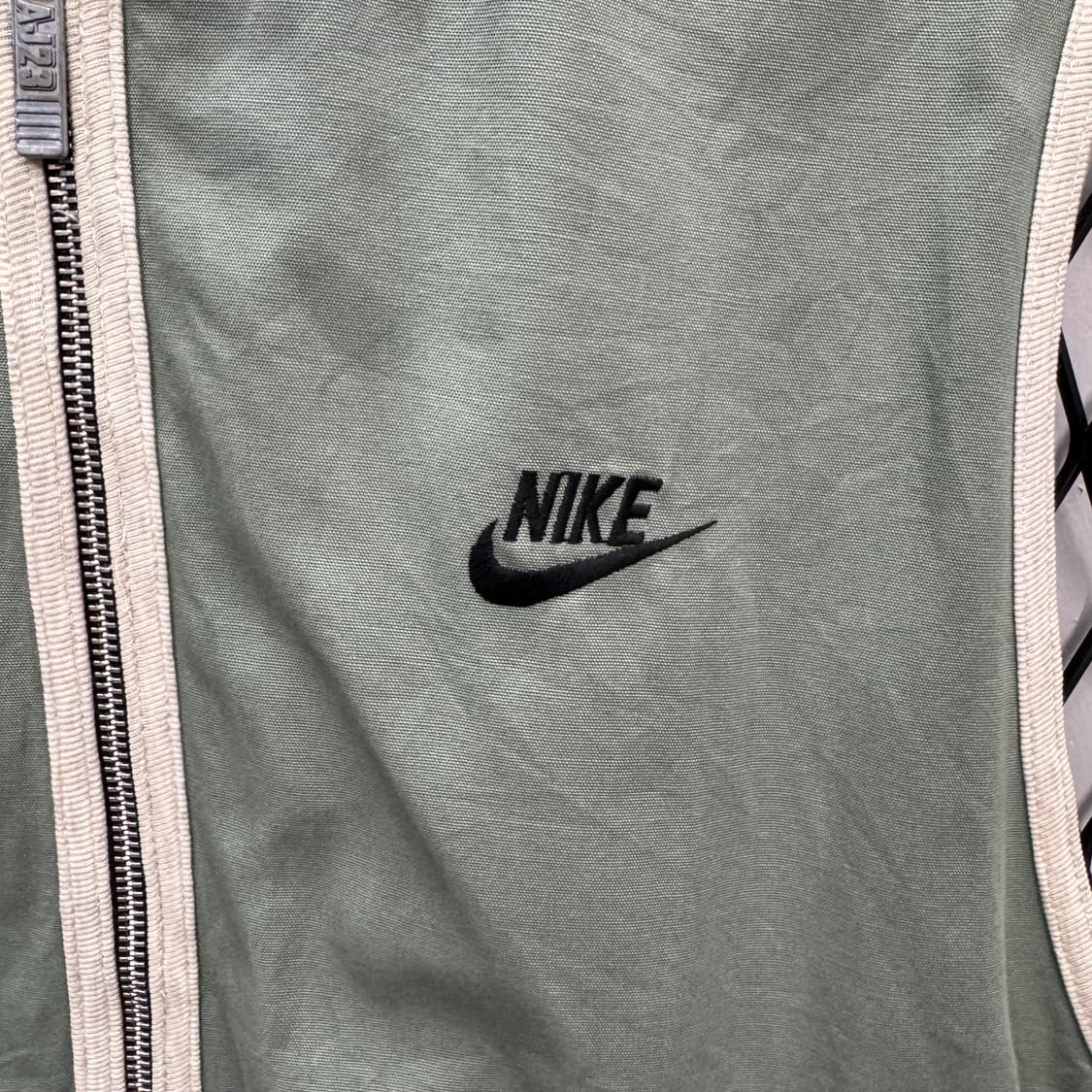 나이키 X AJ23 에어조던 베스트 후면 레터링 로고 포인트 카키 상품이미지6