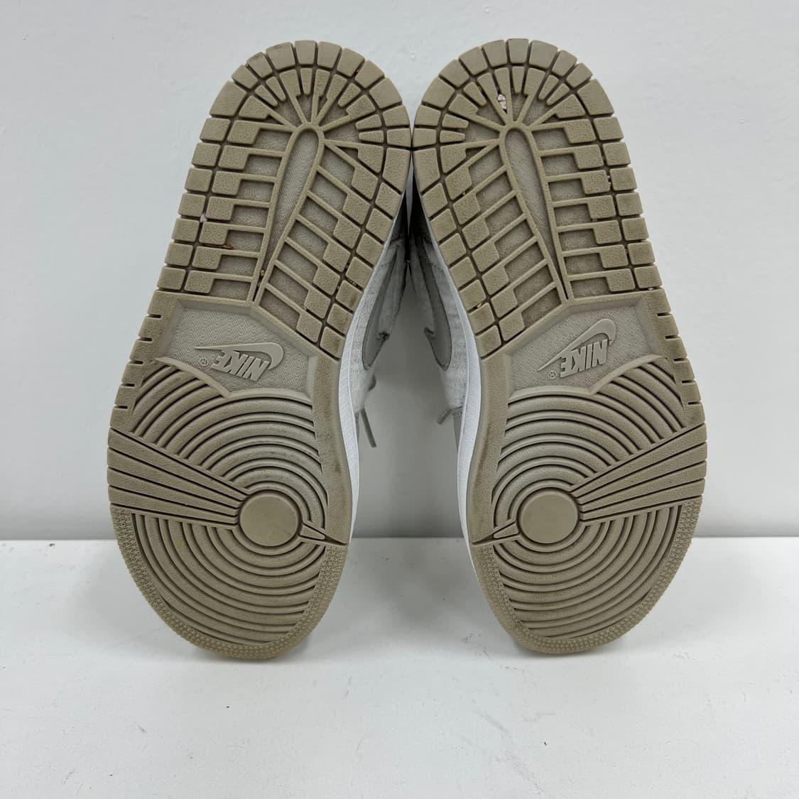 나이키 에어 조던 1 로우 SE 라이트 아이언 오어 스니커즈 235 상품이미지8