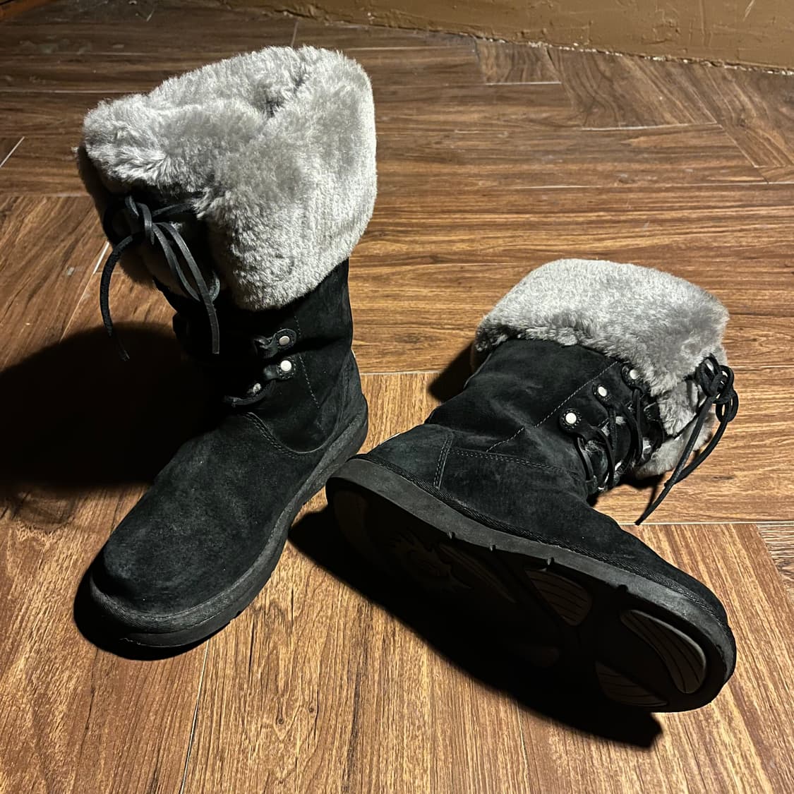 UGG Black Leather Winter Fur Boots 상품이미지2