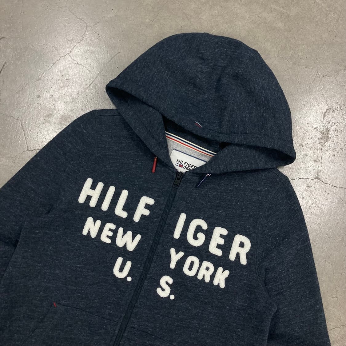 타미힐피거 차콜 컬러 스펠아웃 빅로고 후드집업 상품이미지2