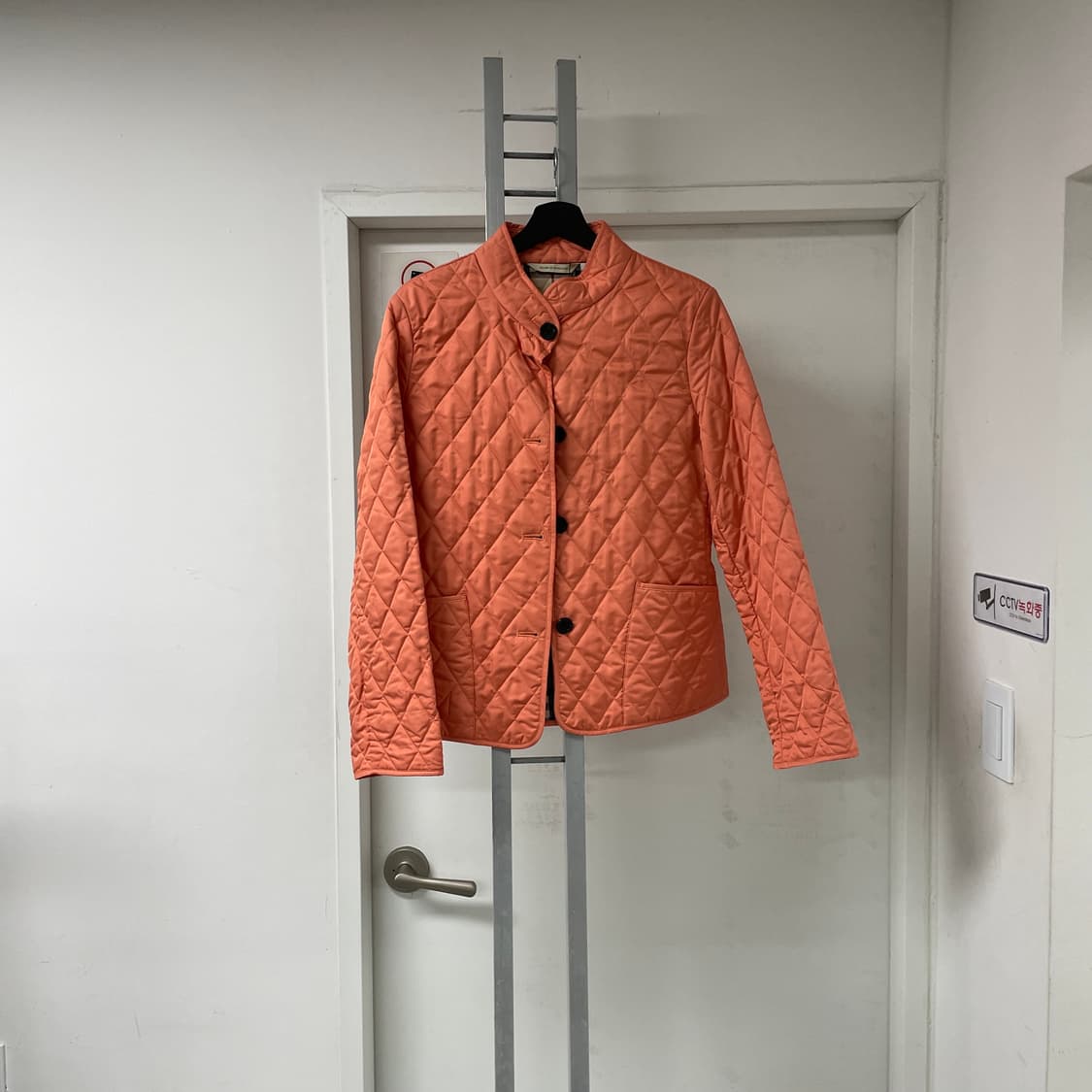 버버리 퀄팅 자켓 오렌지 M(W) 상품이미지1