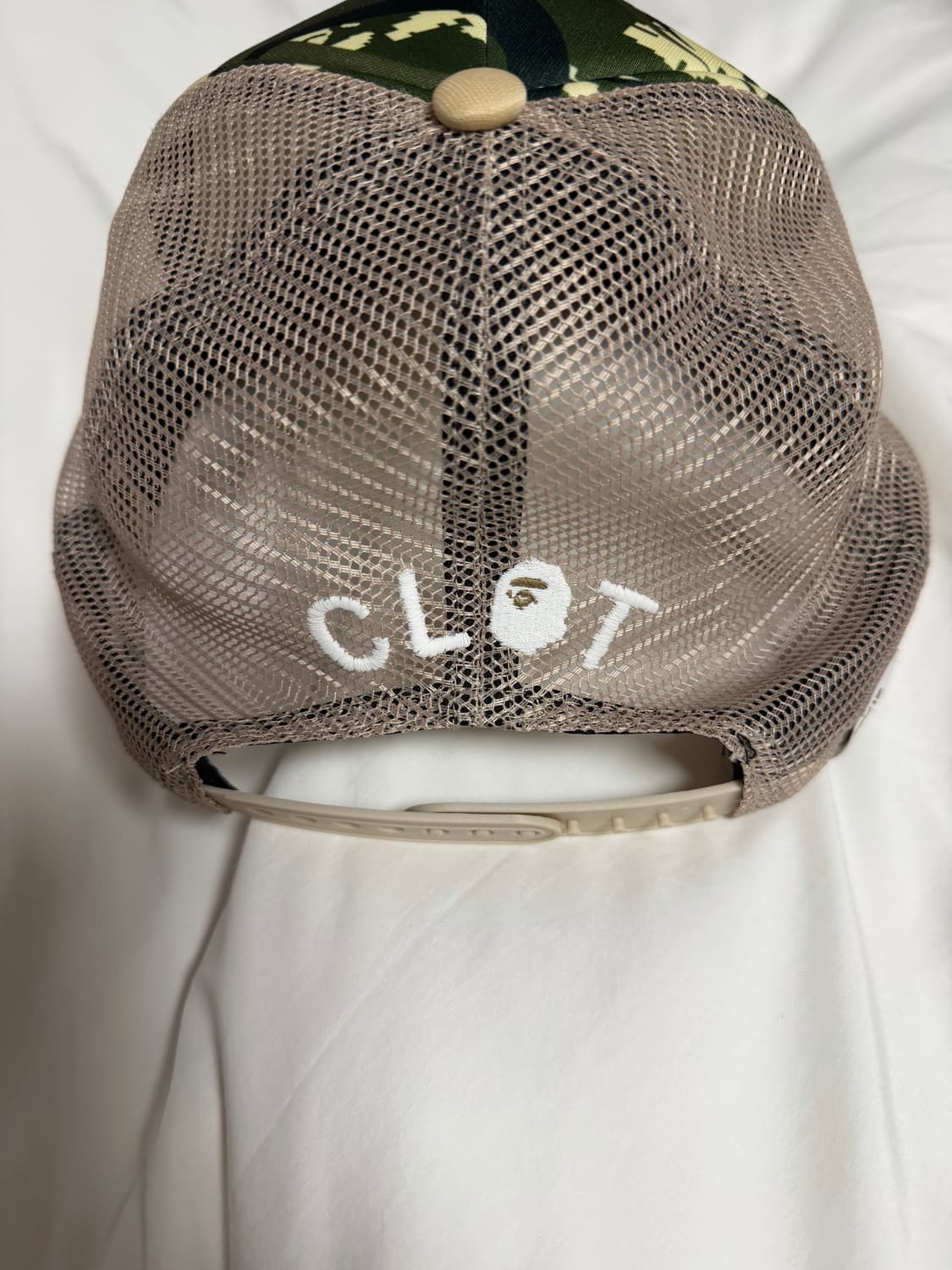 베이프 X 클랏 에그라 카모 트러커 캡 상품이미지4