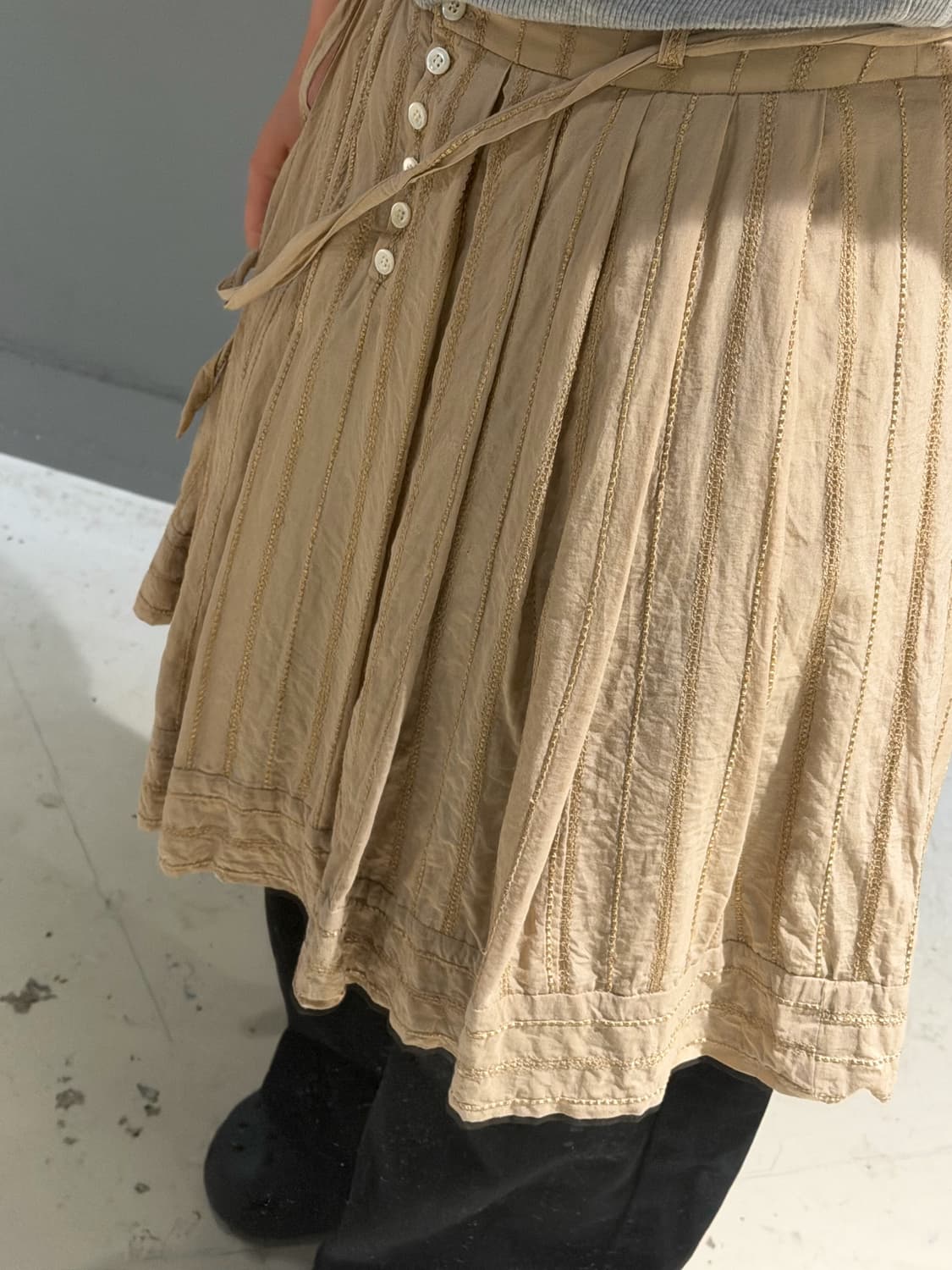 button-up stitch line detail pleats sk 상품이미지4