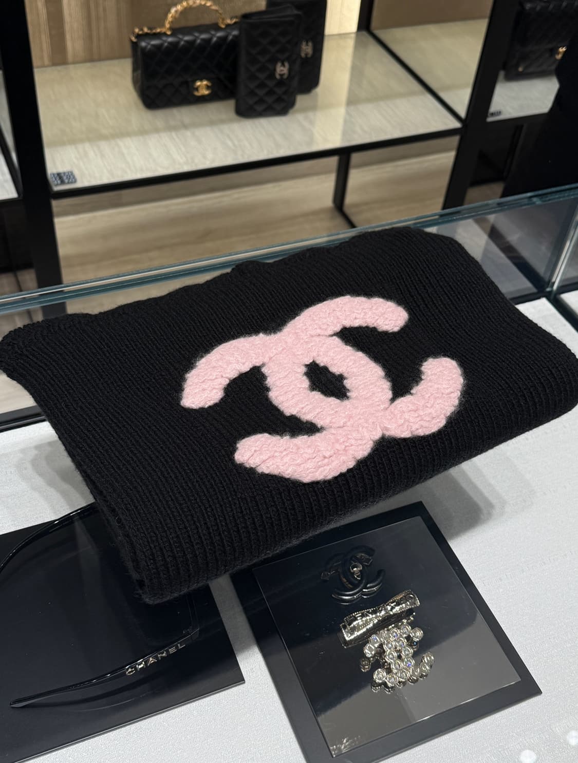 샤넬 25fw 캐시미어 목도리 상품이미지1