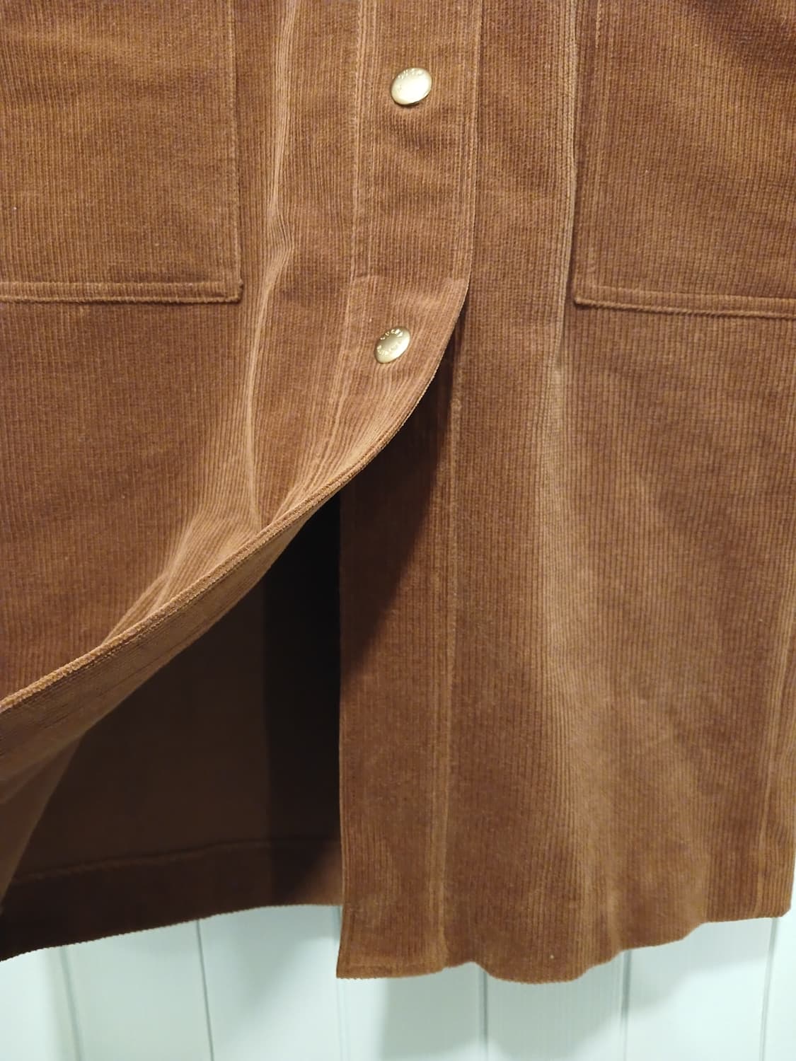 럭키슈에뜨 정품 여성 양쪽 앞트임 골덴 스커트 36 사이즈 상품이미지6