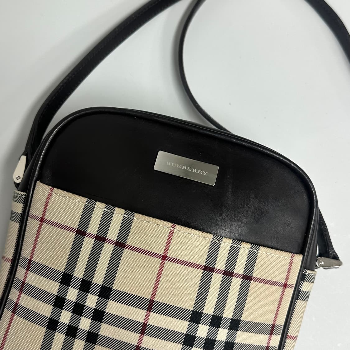 버버리 체크 메탈 로고 카메라백 크로스백 상품이미지6