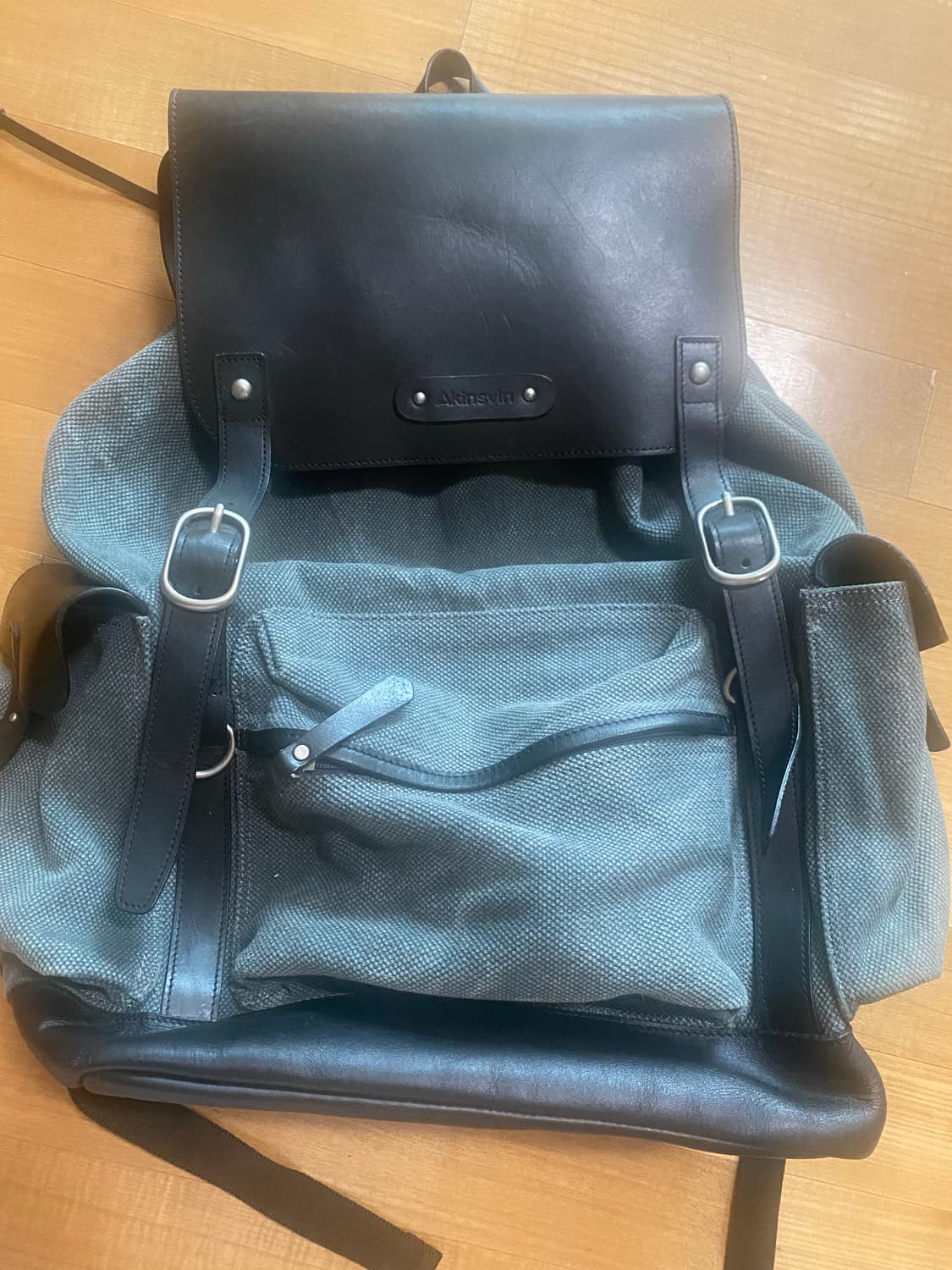 아킨스빈 가죽백팩 판매합니다. 상품이미지2
