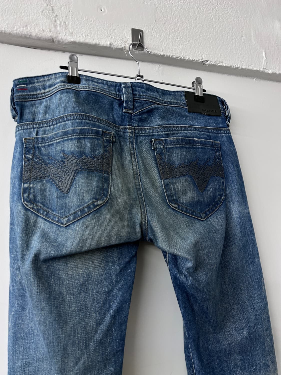 디젤 Thanaz 라이트 워싱 데님 팬츠 상품이미지7