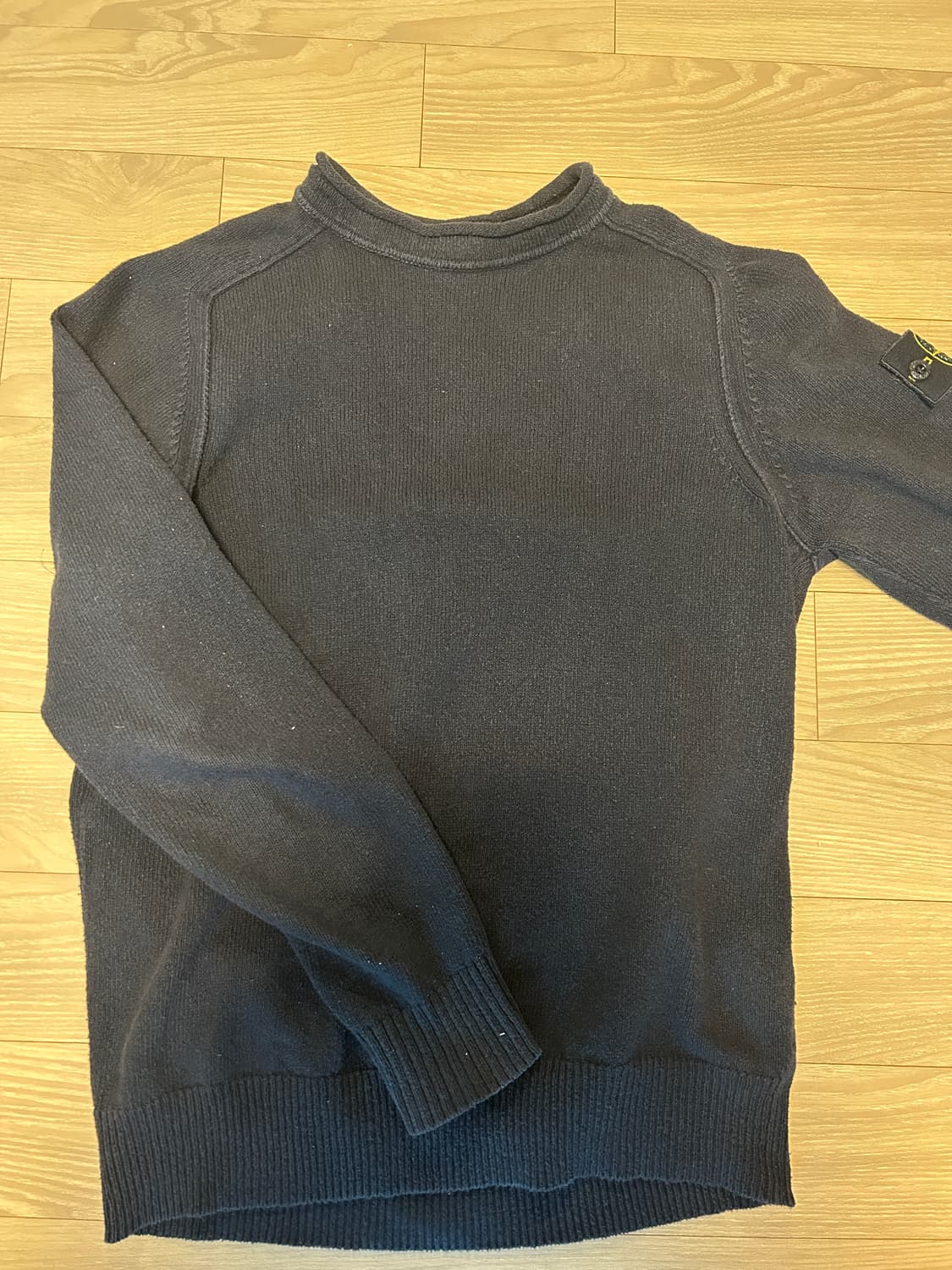 23SS스톤아일랜드 라운드넥 니트 90-S 블 랙 상품이미지5