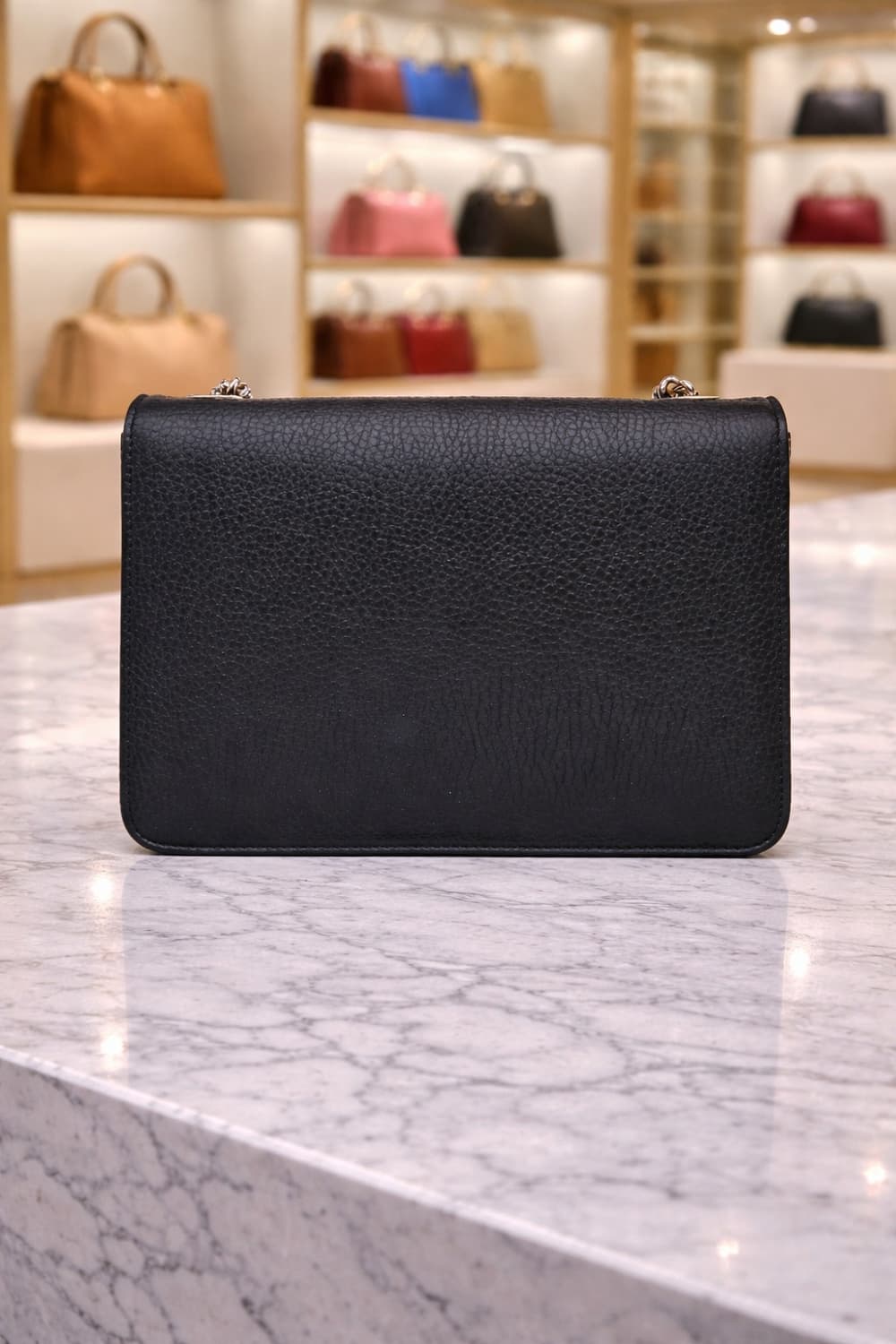 [S급] 구찌 인터로킹 GG 가죽 체인 숄더백 스몰 블랙 판매합니다!!! 상품이미지2