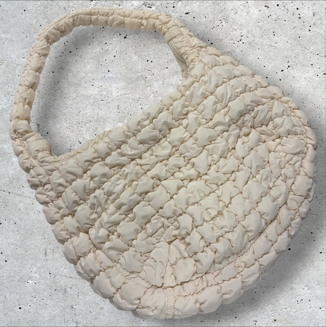 코스 셔링 퀄팅 빅사이즈 숄더백 크림 상품이미지2