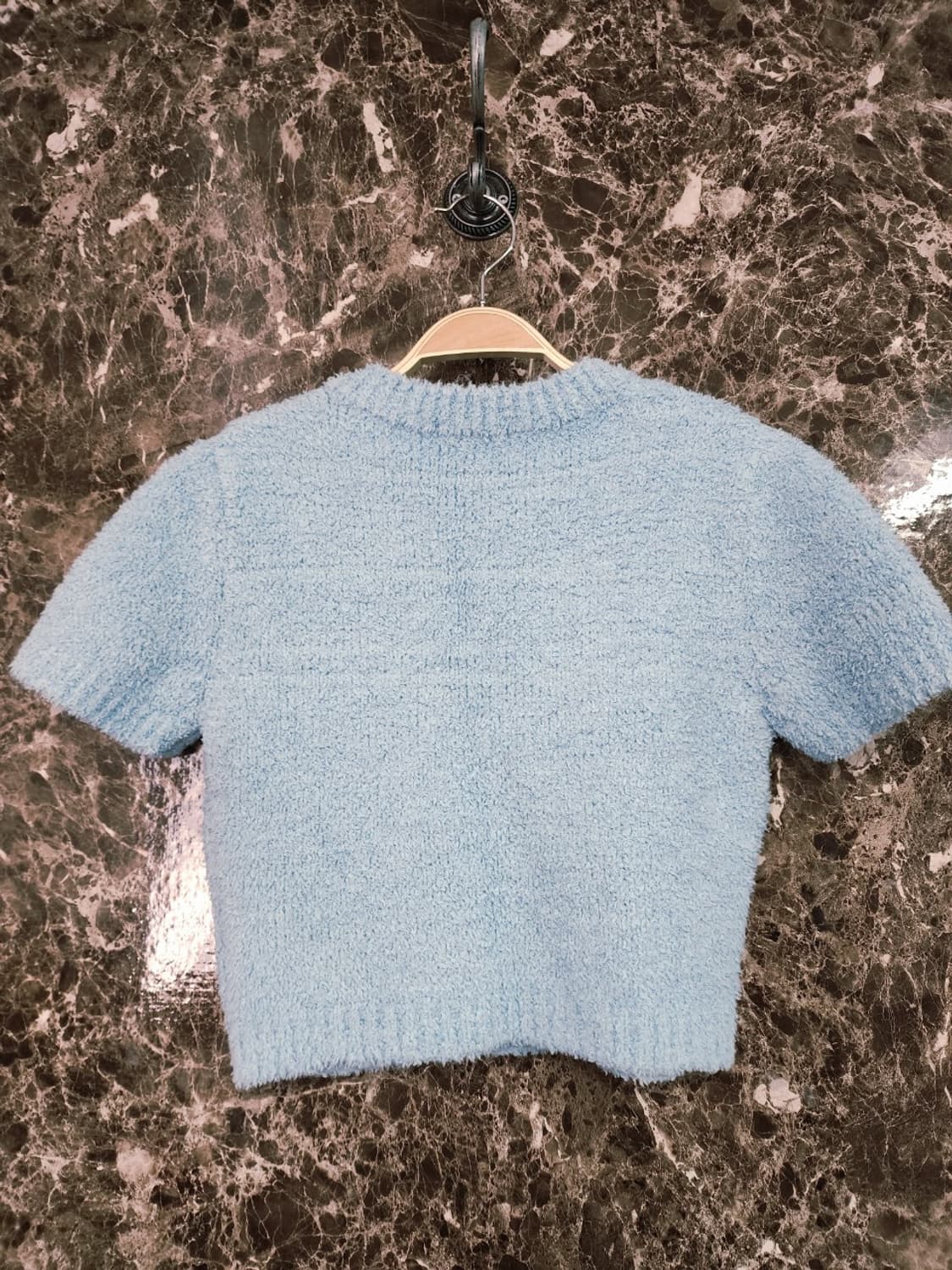 GROVE 브랜드의 하늘색 크롭 니트 상품이미지4