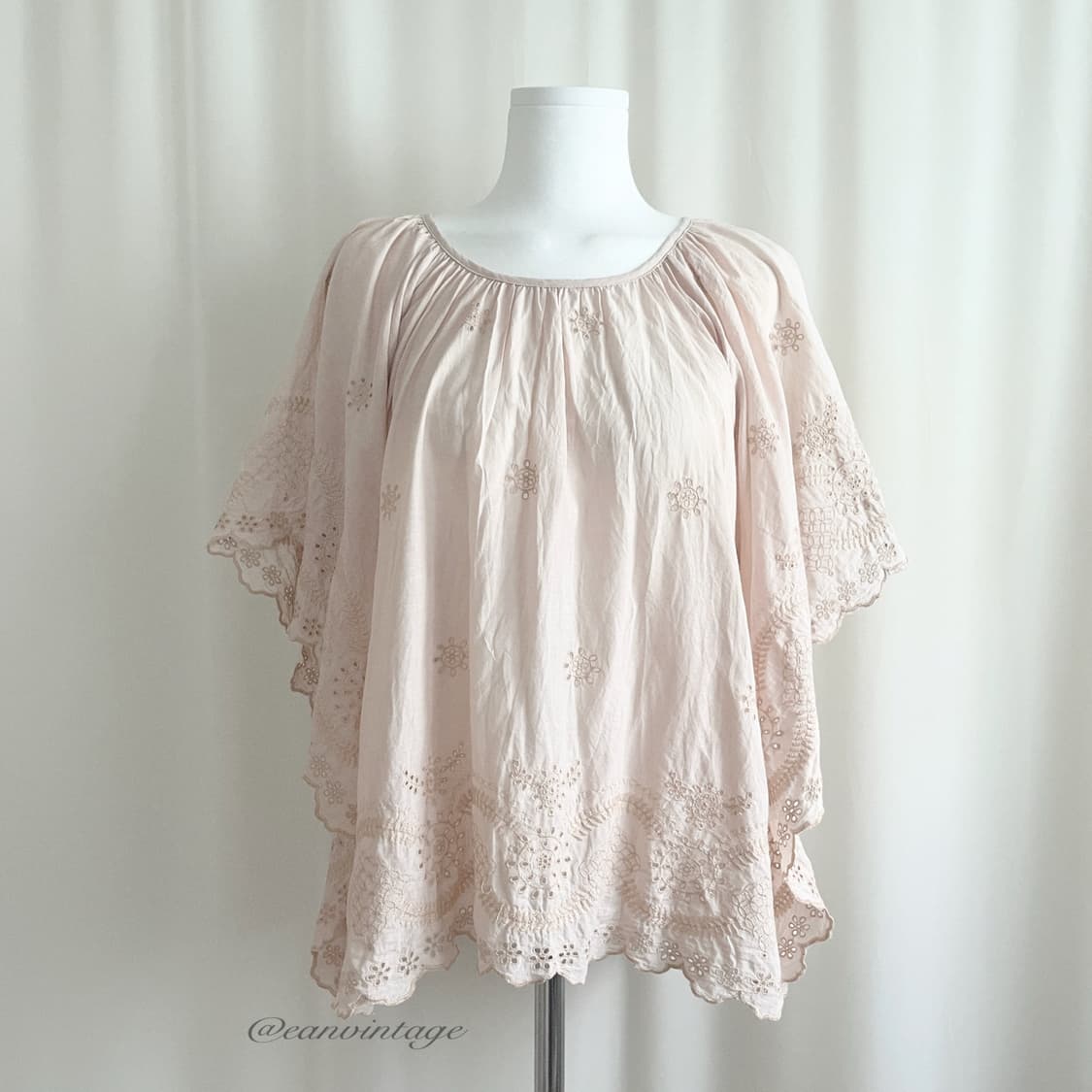 pink embroidery poncho blouse 상품이미지2