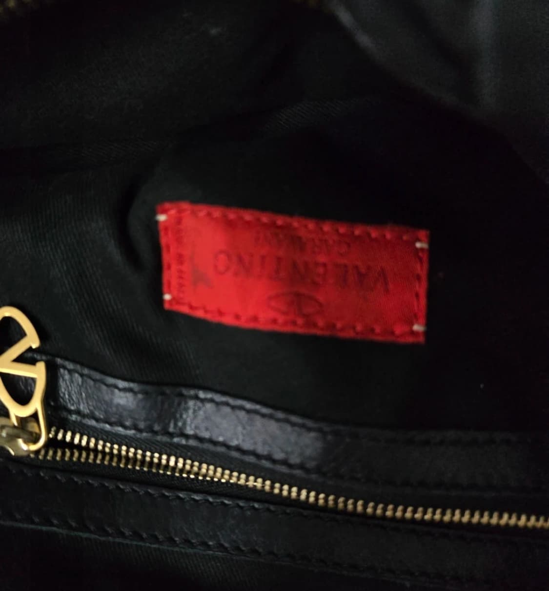 발렌티노 Valentino블랙 레더 메종 숄더백 상품이미지8