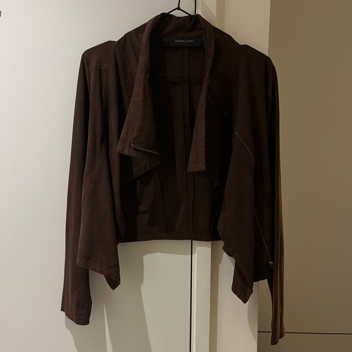 asymmetric crop jacket 상품이미지1