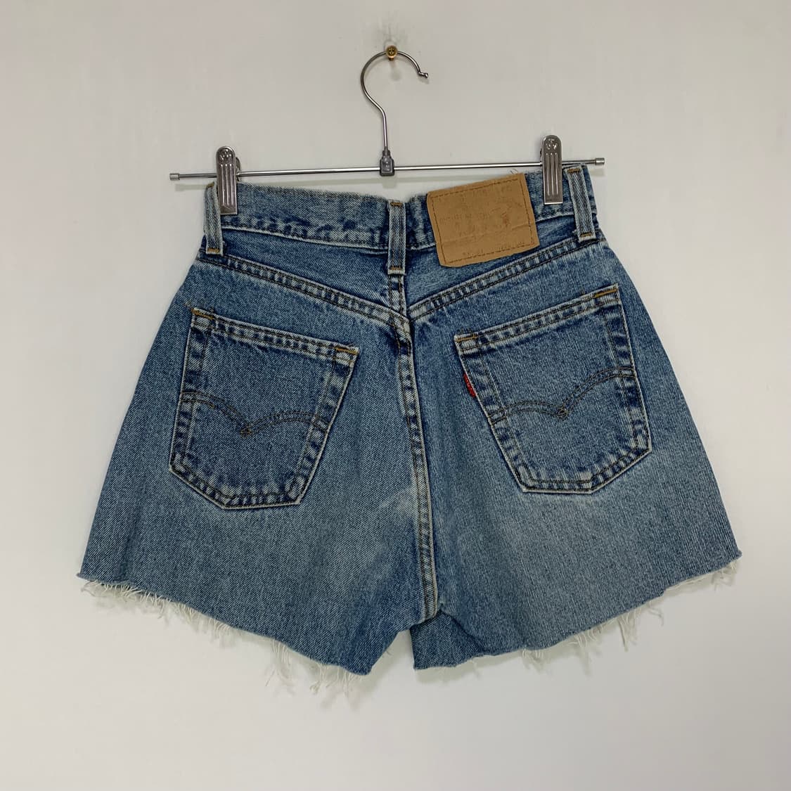 리바이스 USA 빈티지 컷팅 워싱 데님 쇼츠 하이웨스트 반바지 24-25 상품이미지4