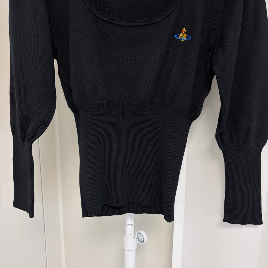 비비안웨스트우드 베베 코튼 캐시미어 유넥 니트 블랙 상품이미지4