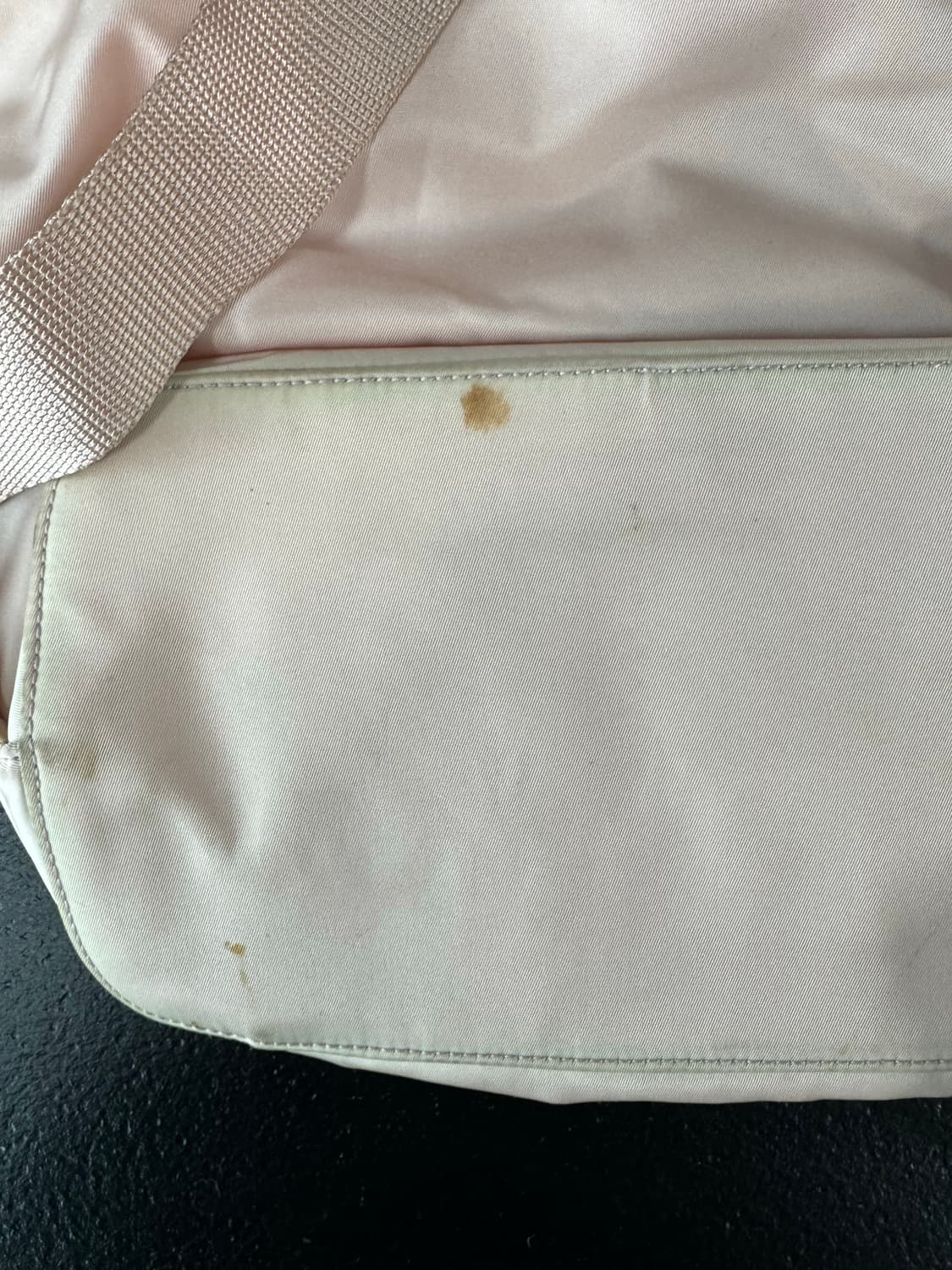 프라다 테수토 나일론 가죽 삼각백팩 핑크 상품이미지5