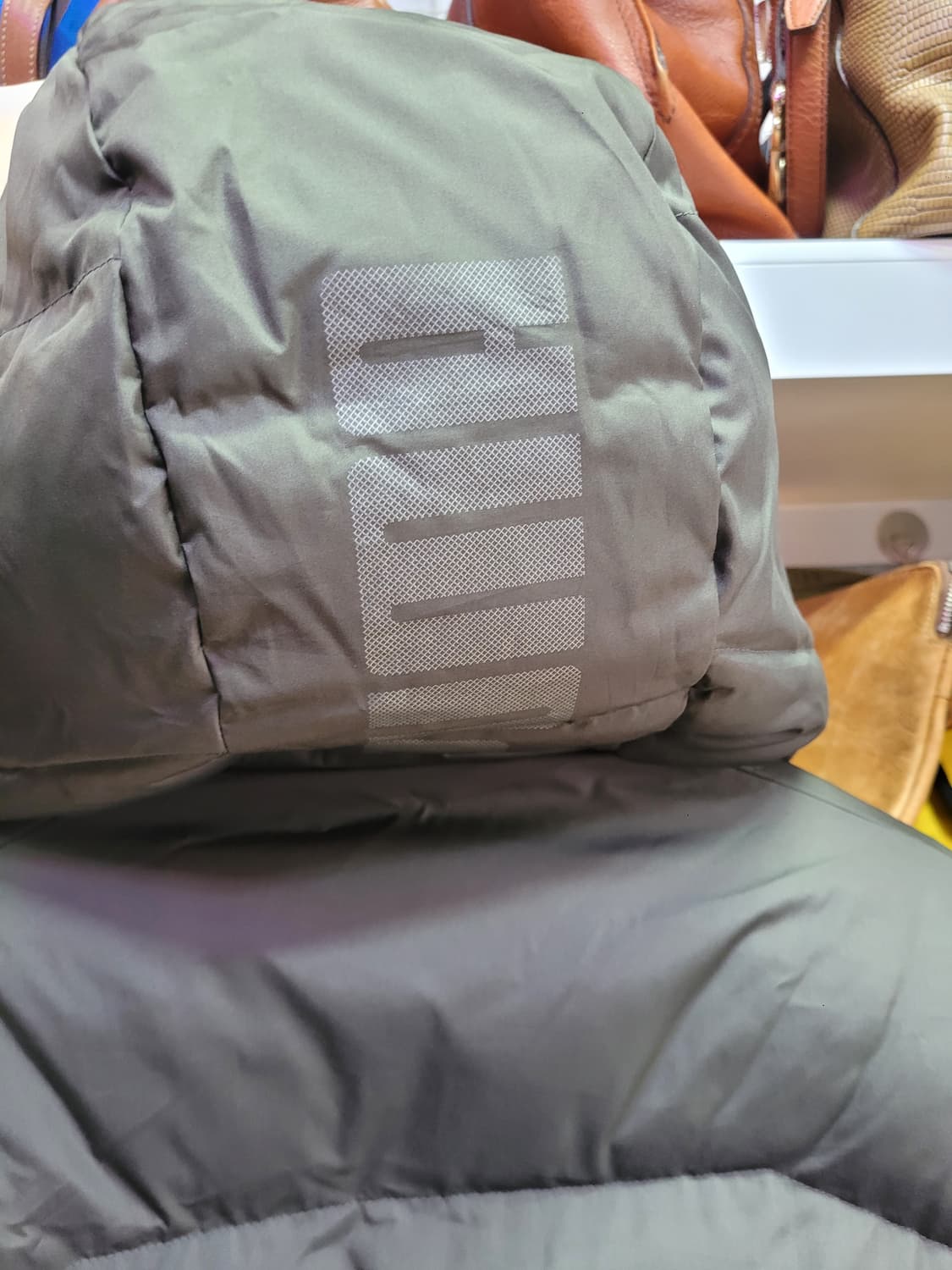 PUMA 퓨마 진카키색 롱패딩 상품이미지5