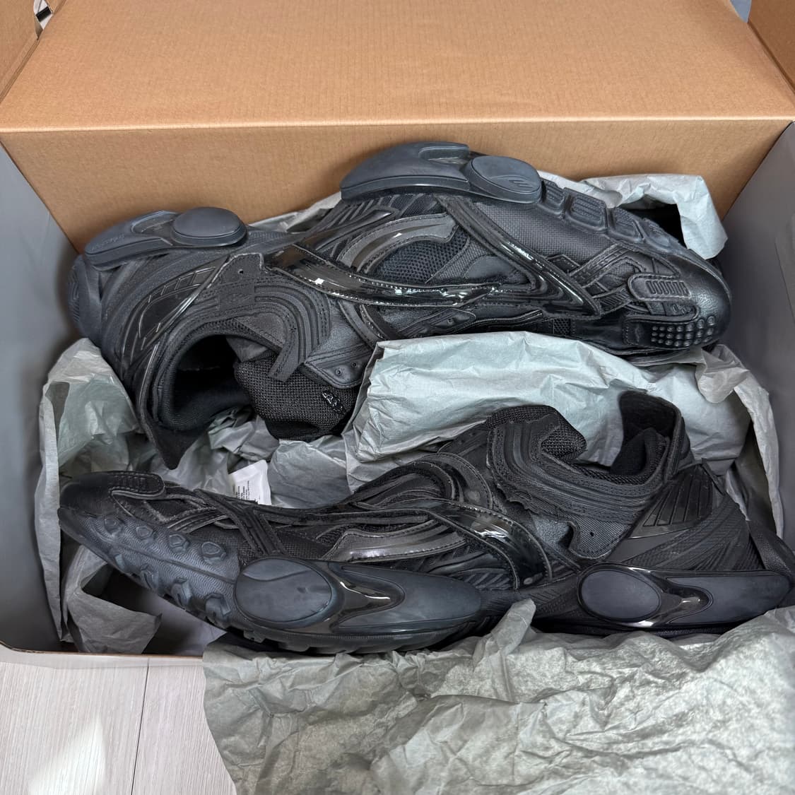 발렌시아가 렙타일 스니커즈 블랙 43 상품이미지1