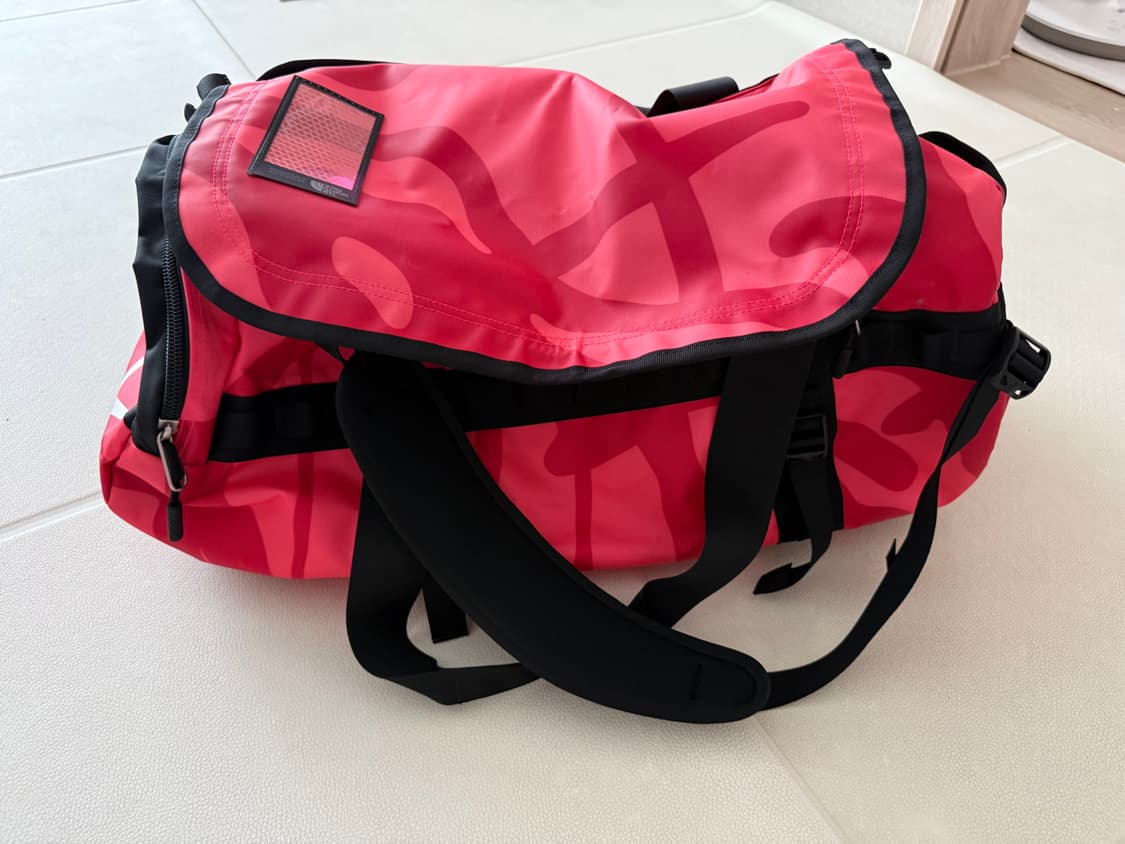 노스페이스 x 카우스 베이스캠프 더플백 미디움 브릴리언트 코랄 상품이미지3