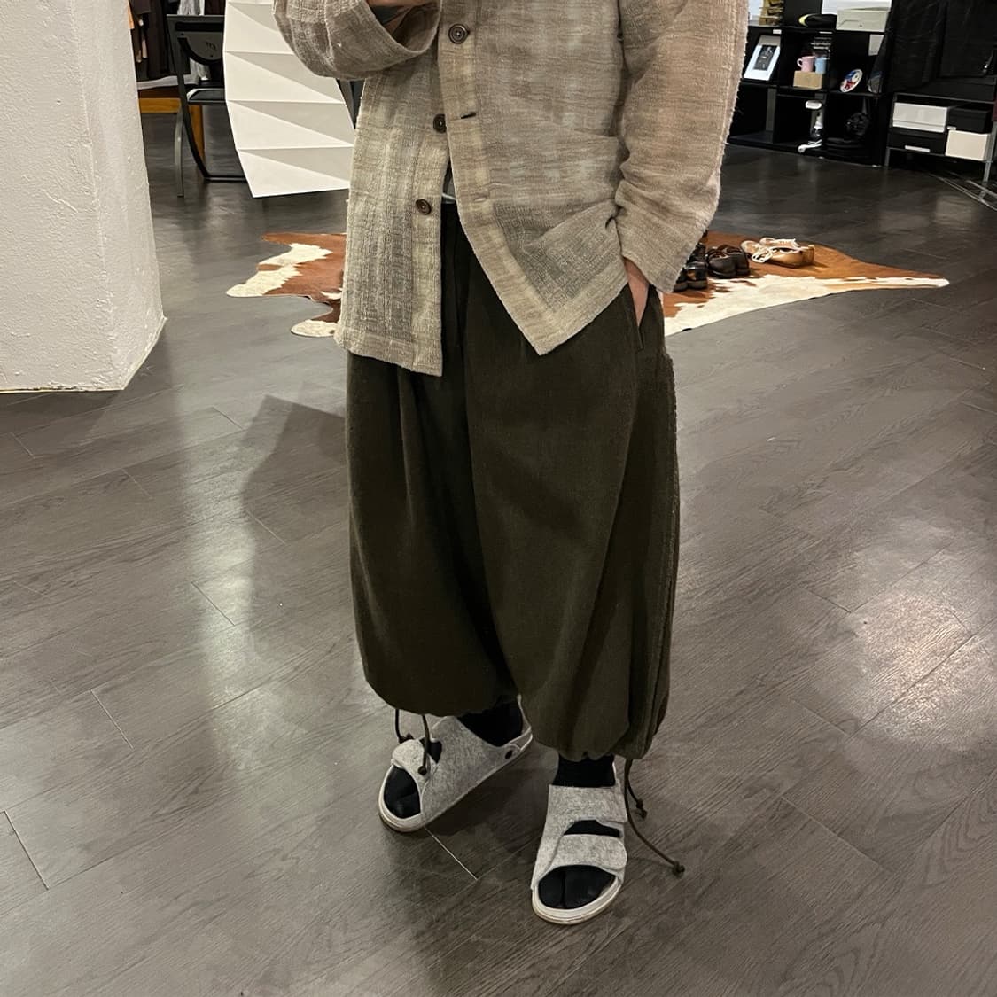 요지야마모토 울 벌룬팬츠 카키 상품이미지4