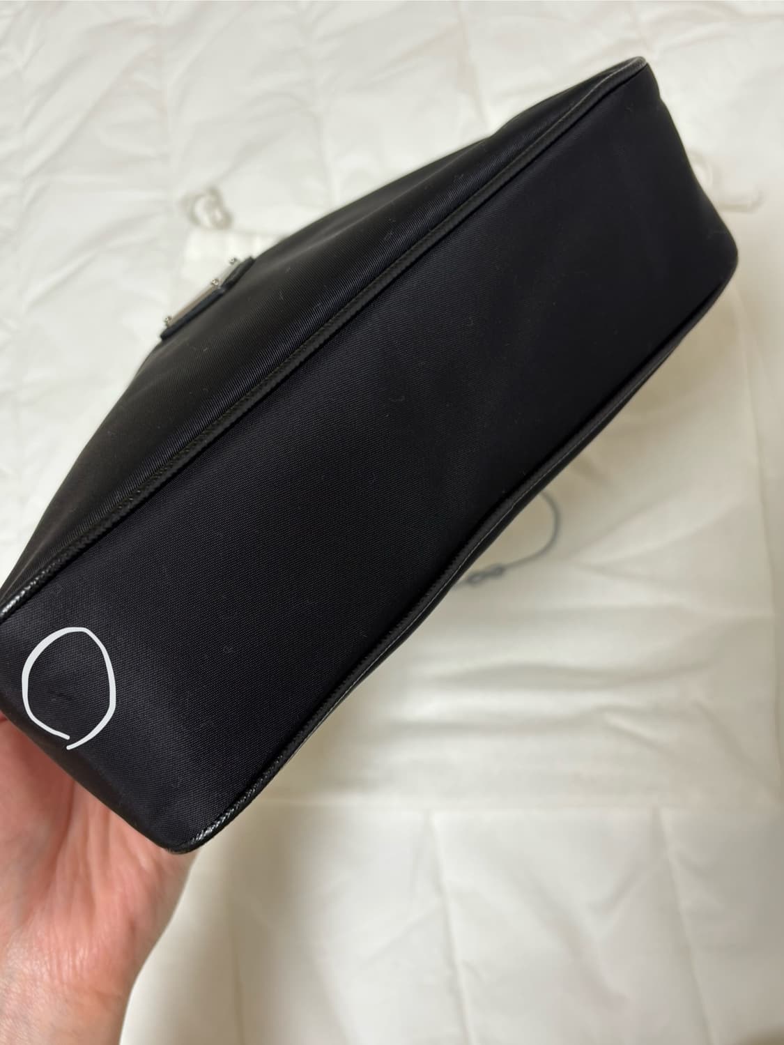 프라다 리에디션 2005 리나일론 호보백 사피아노 블랙 상품이미지4