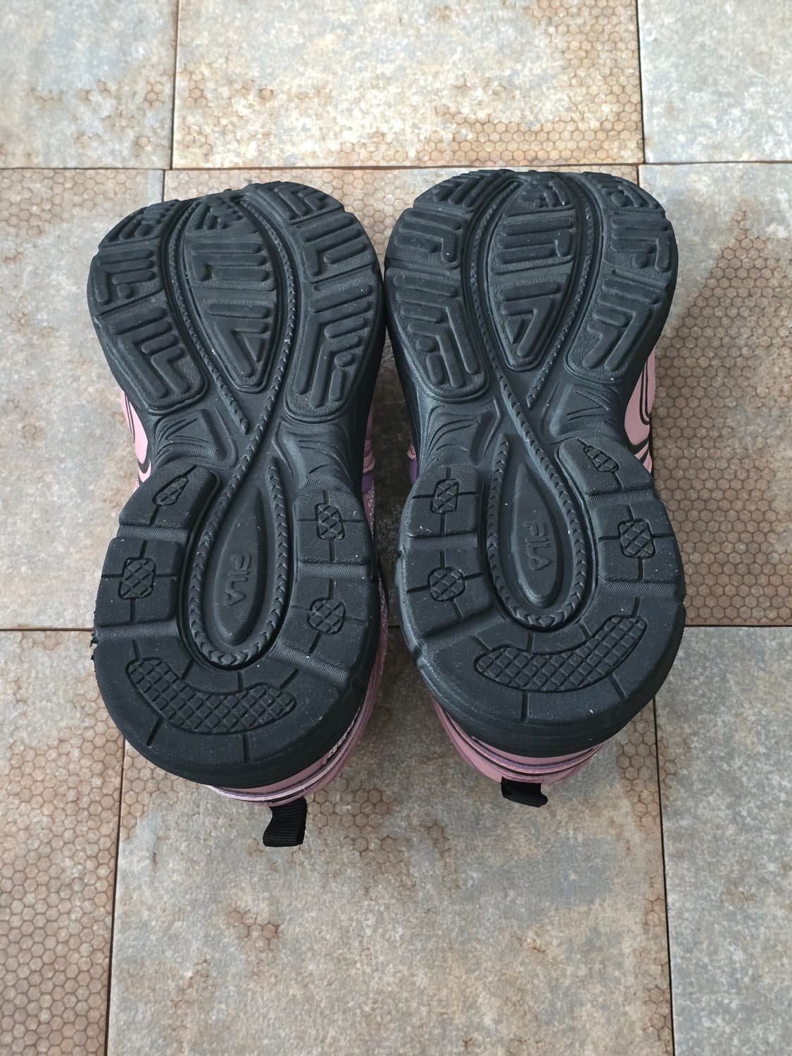 (245)휠라 인터런 블랙 핑크  상품이미지8