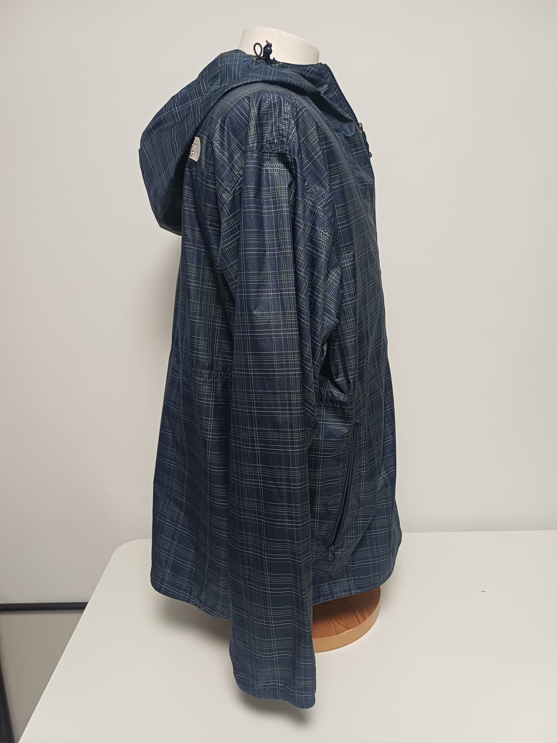 노스페이스의 남성용 경량 윈드브레이커(바람막이) [110] 상품이미지2