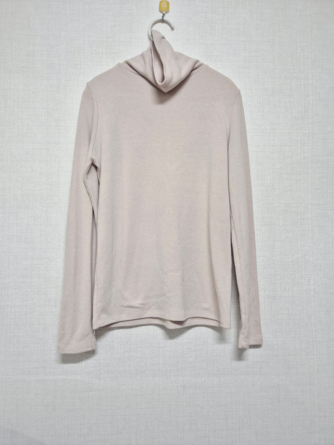 베이지 터틀넥 티셔츠 상품이미지1