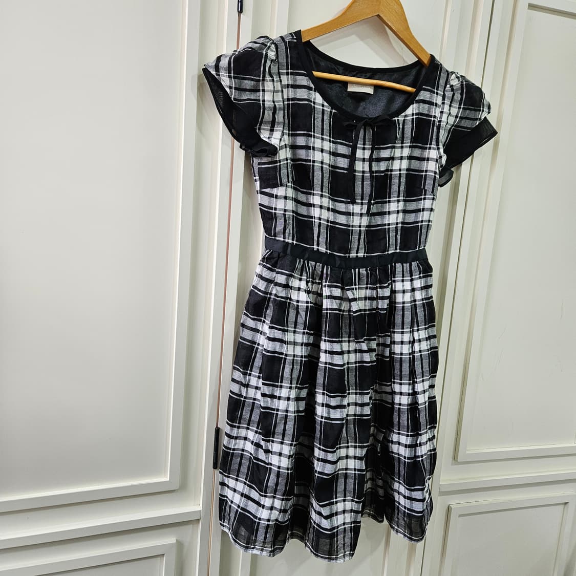 블랙 화이트 체크무늬 반팔 원피스 상품이미지2